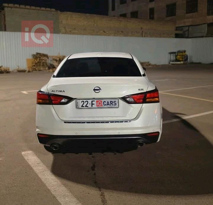 نيسان ألتيما